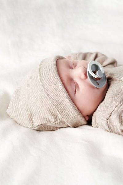 Babymütze sand