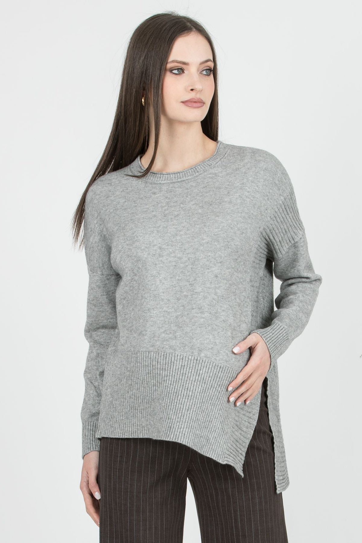 Umstandspullover mit asymmetrischem Saum grau meliert ATT26AW04 1