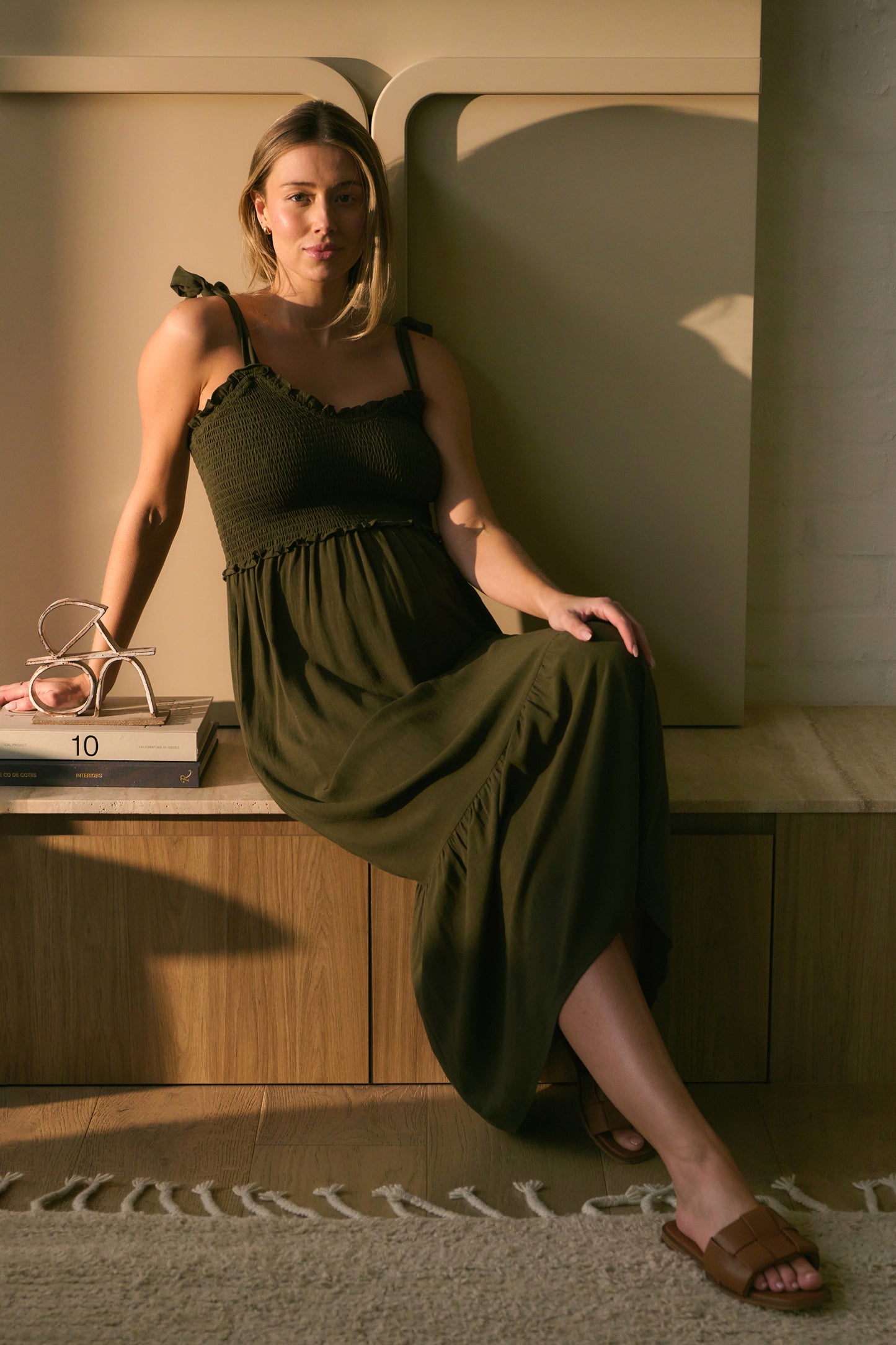 Maxi Umstandskleid mit Smock Detail khaki