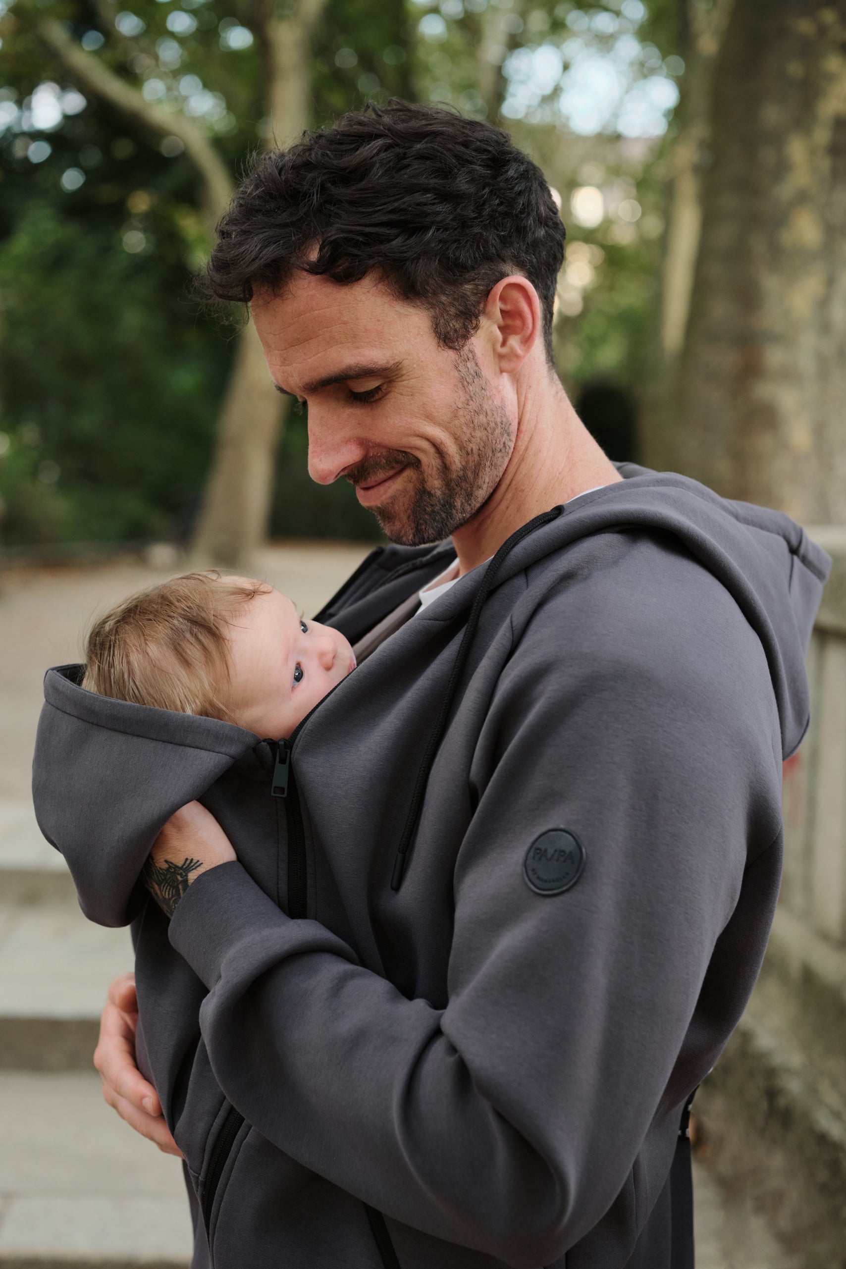 Dad 2-in-1 Eco Vest with Baby Carrier Insert, Black – Mamarella GmbH