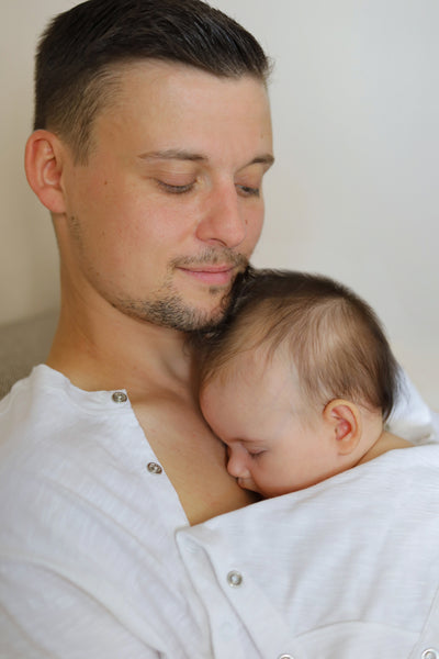 Papa Organic Skin to Skin Baby Bonding Shirt weiß