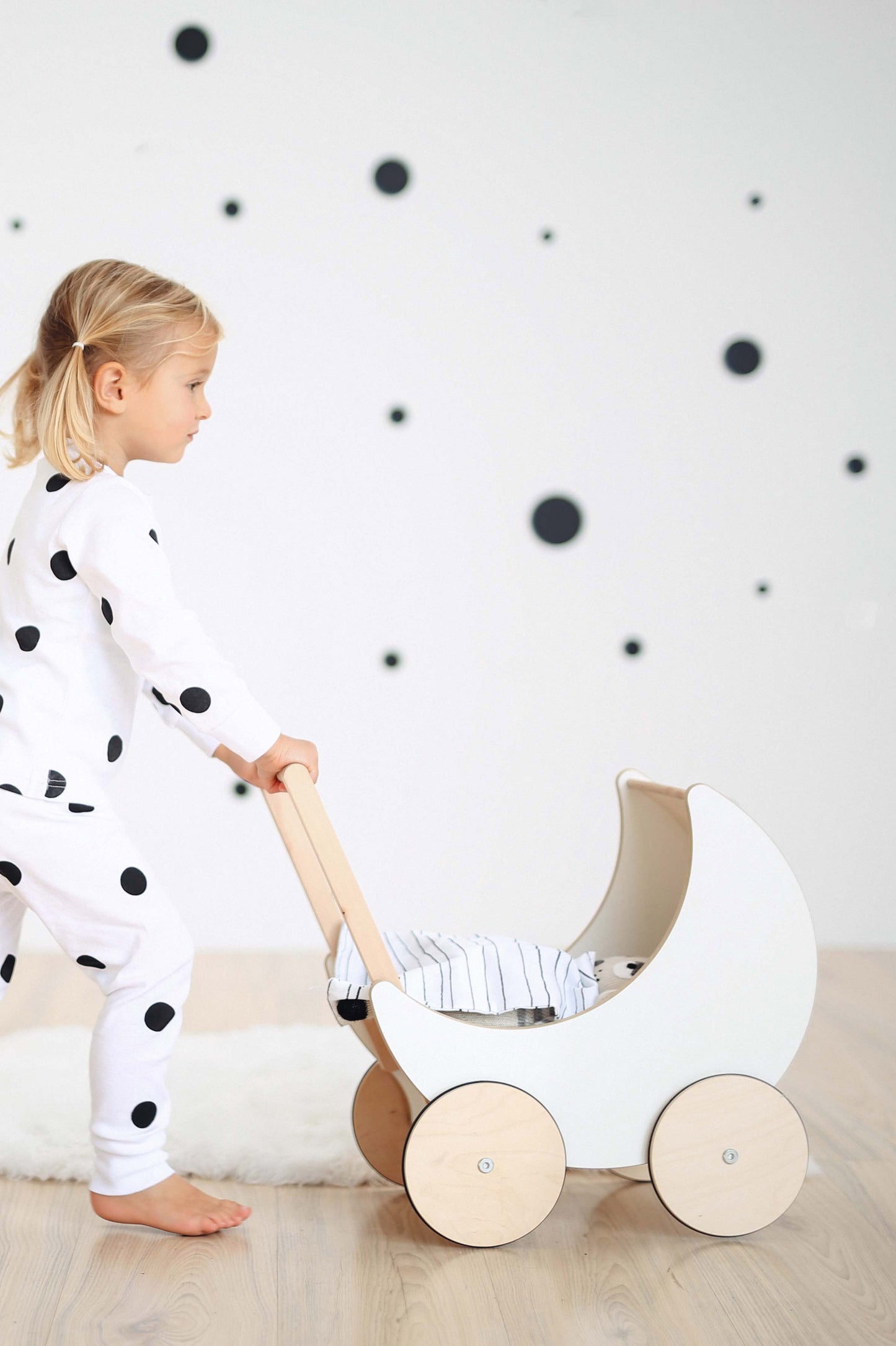 Puppenwagen aus Holz