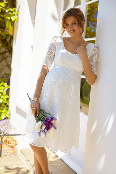 Umstandsbrautkleid mit halblangen Spitzenärmeln