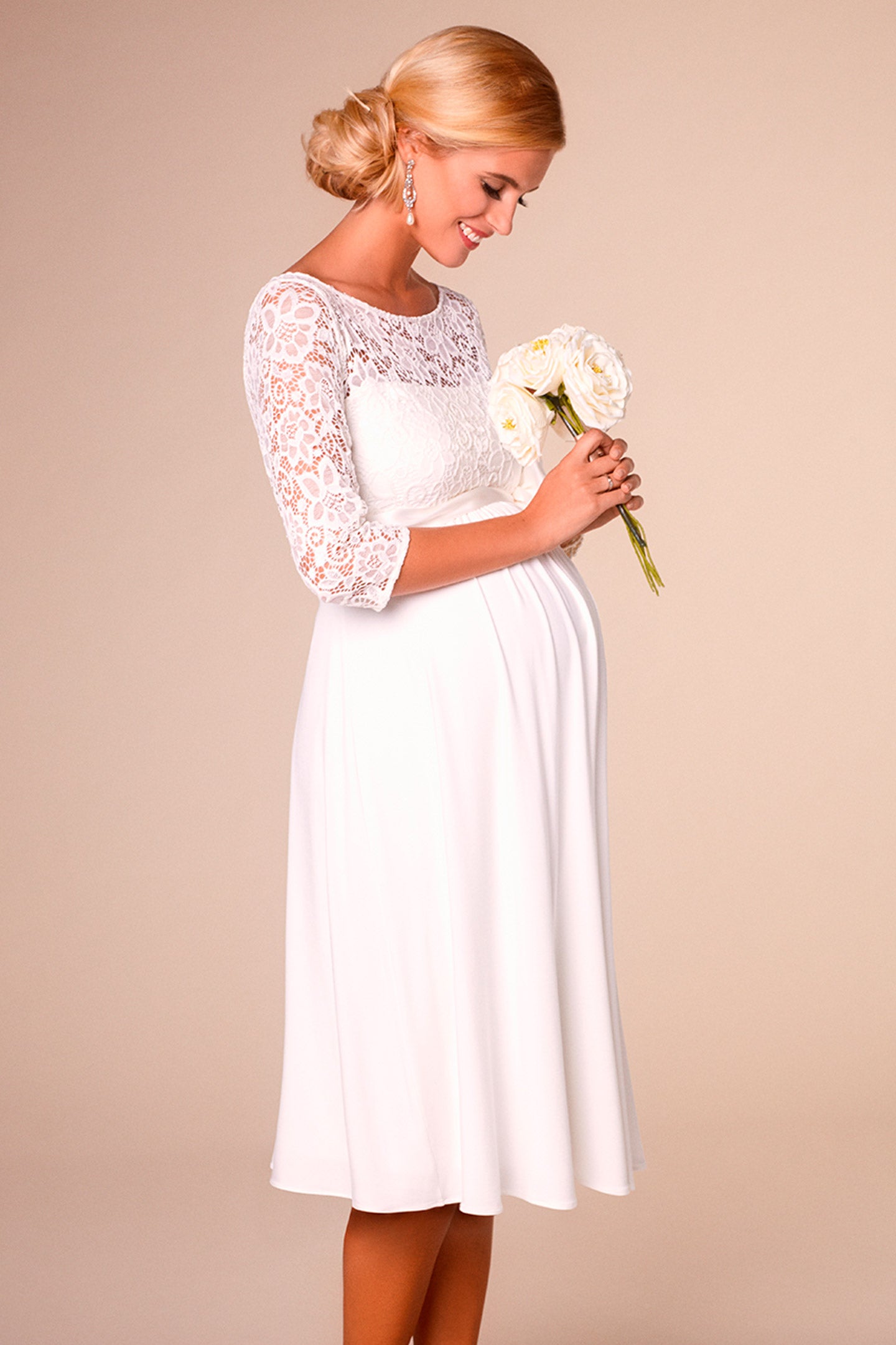 Umstandsbrautkleid mit Rückenausschnitt