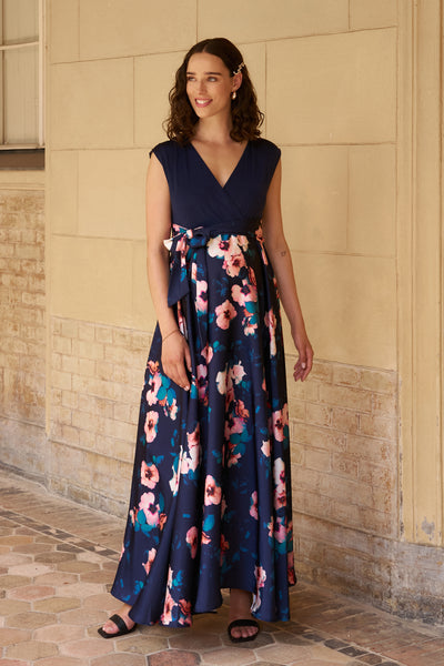 Maternity and nursing dress with satin skirt in floral print