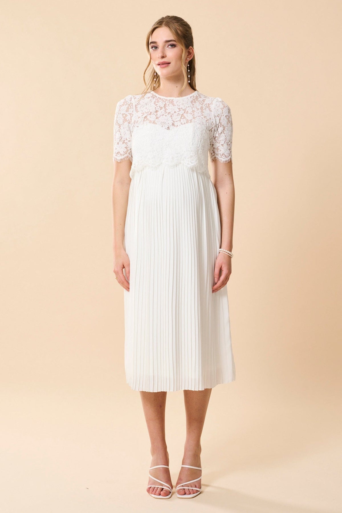 Umstandsbrautkleid mit Herz Dekollete und Spitzen-Overlay MAM26S93 8