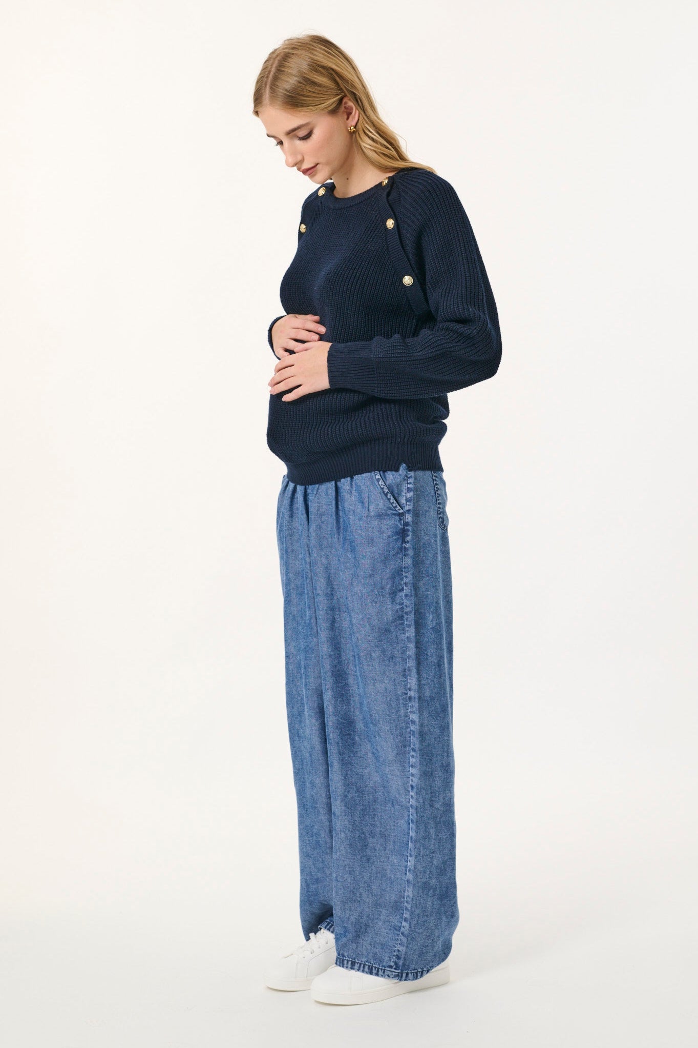 Wide_Leg_Umstandsjeans_mit_elastischem_Bund_und_Tunnelzug_MAM26S39__