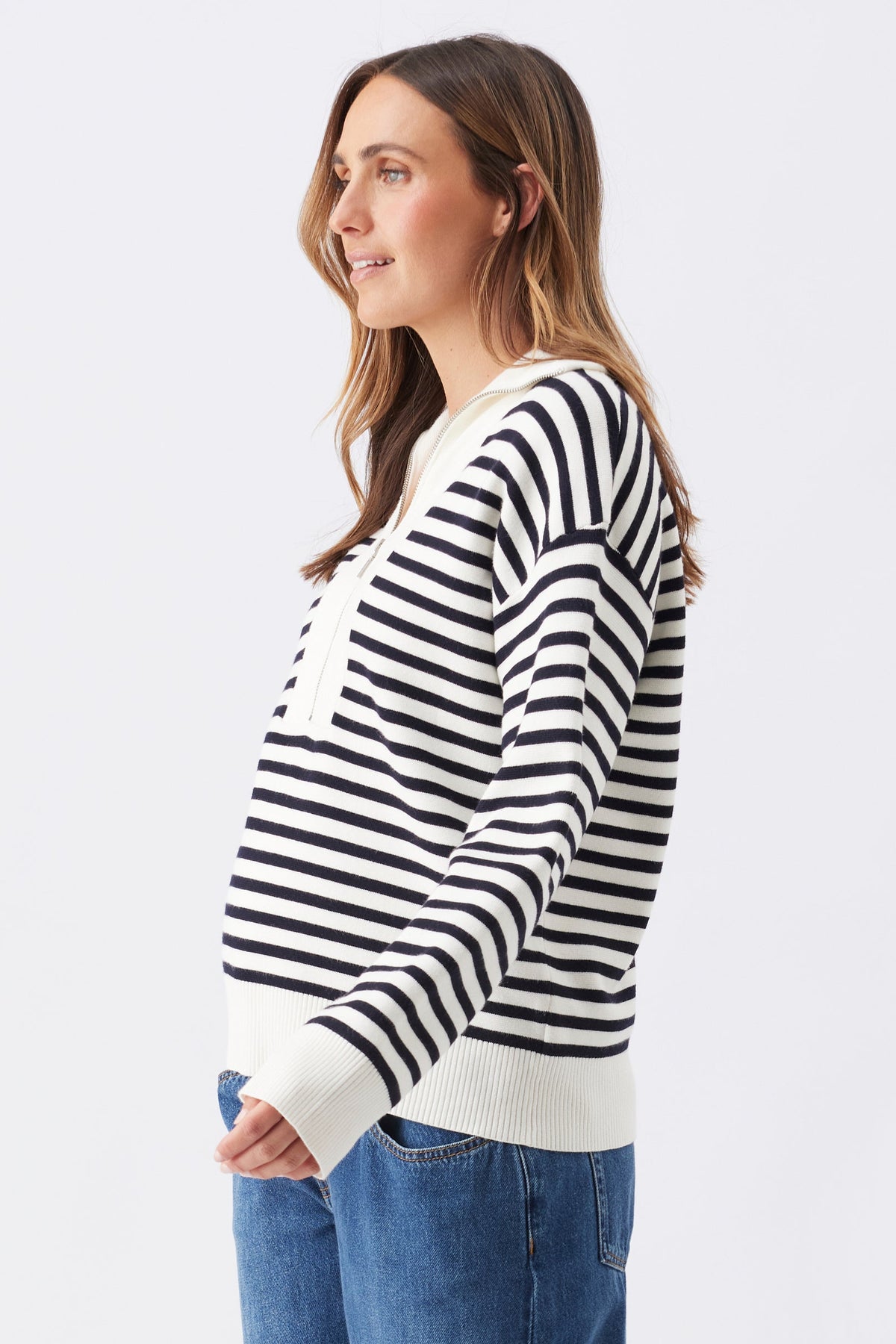 Gestreifter Umstands- und Stillpullover aus Strick mit Zip-Kragen RIP26AW12 2