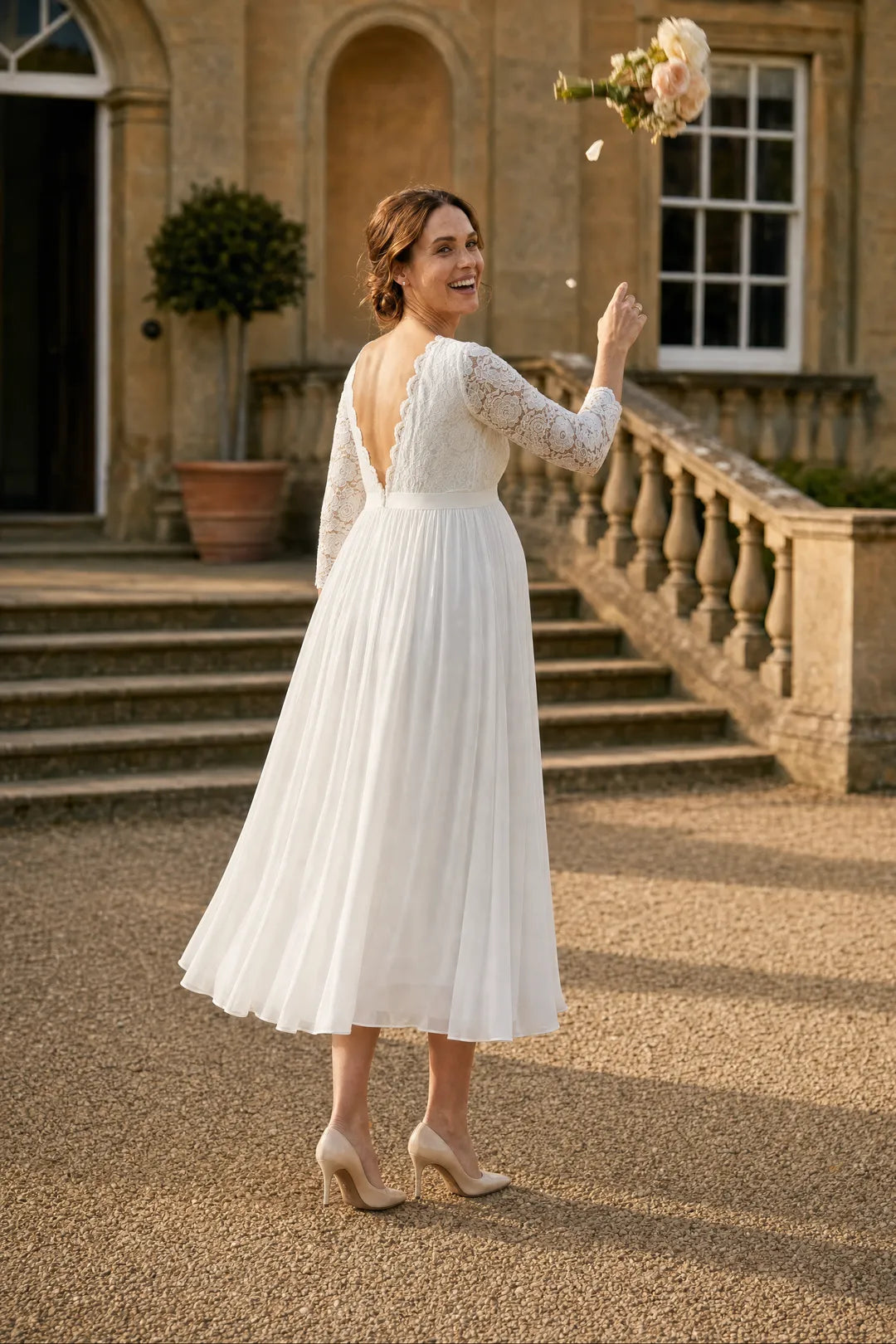 Midi Umstandsbrautkleid mit tiefem Rückenausschnitt MAM26AW22 2