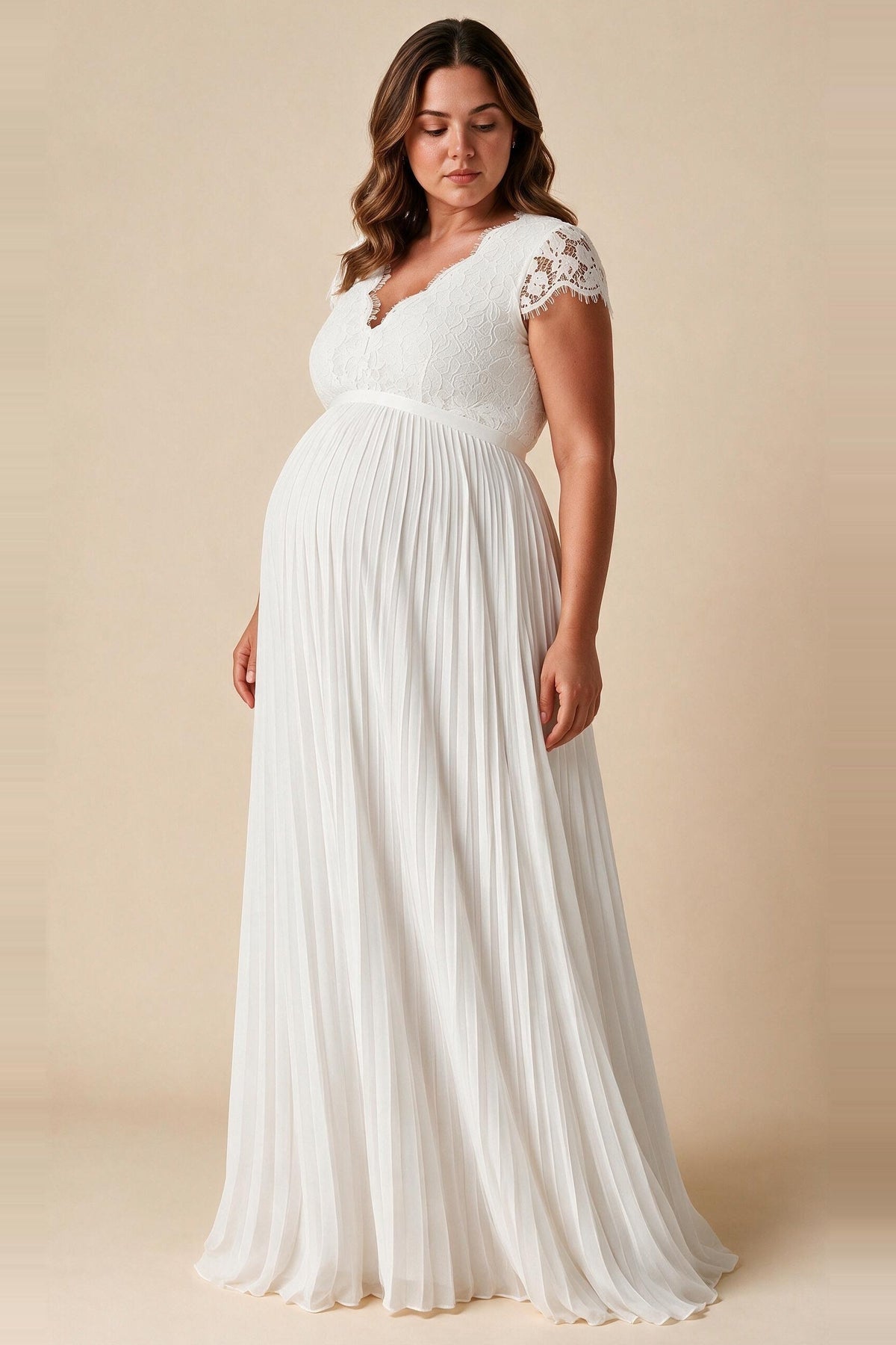 Plus Size Umstandsbrautrobe mit Spitzenoberteil und Plissees elfenbein MAM26S137 2