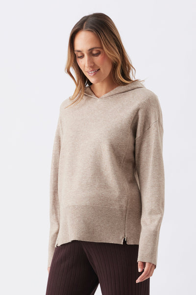 Umstands- und Still-Strickhoodie