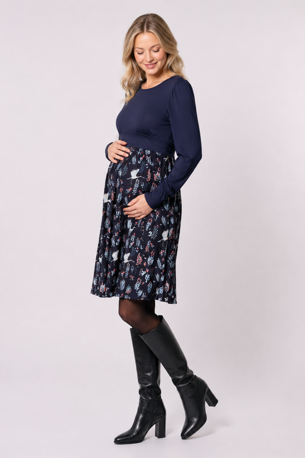 Umstands- und Stillkleid mit Bishop Ärmeln Storch Print MAM26AW29 3