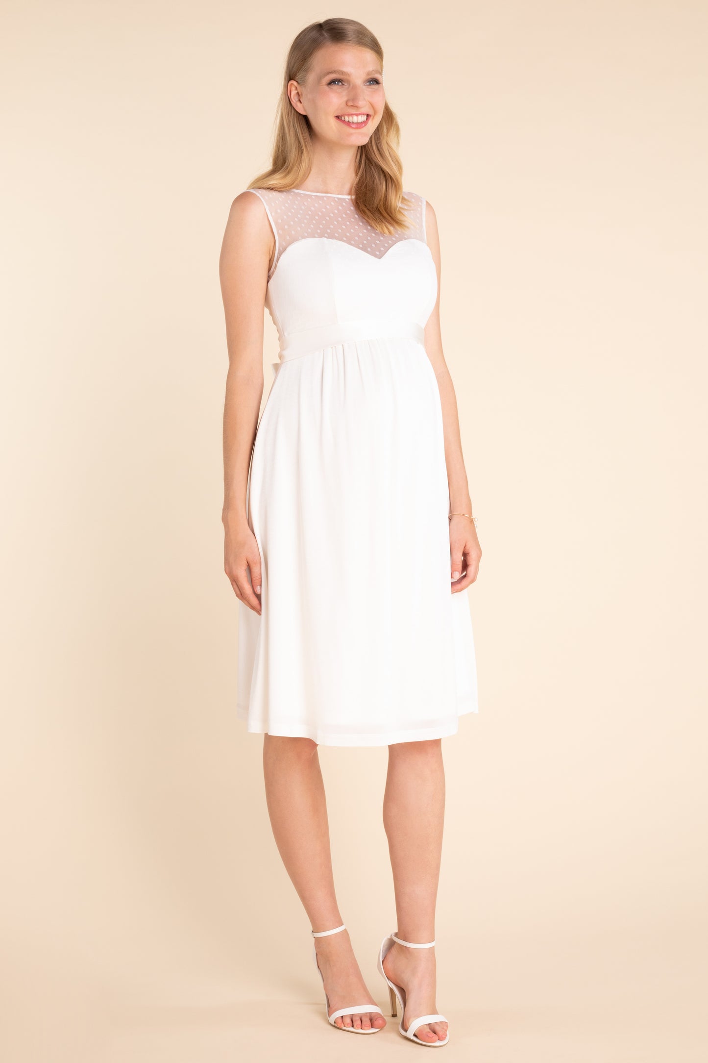 Umstandsbrautkleid mit Pünktchenspitze