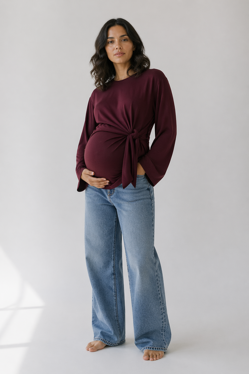 Umstandsshirt mit Bindedetail und Glockenärmeln MAM26AW43 2